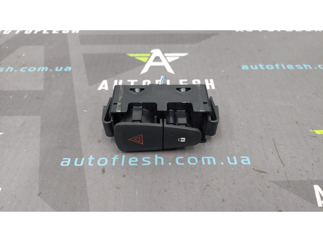Кнопка аварійки/ кнопка блокування дверей 252905668R Dacia Renault Dokker Lodgy Logan Sandero бу